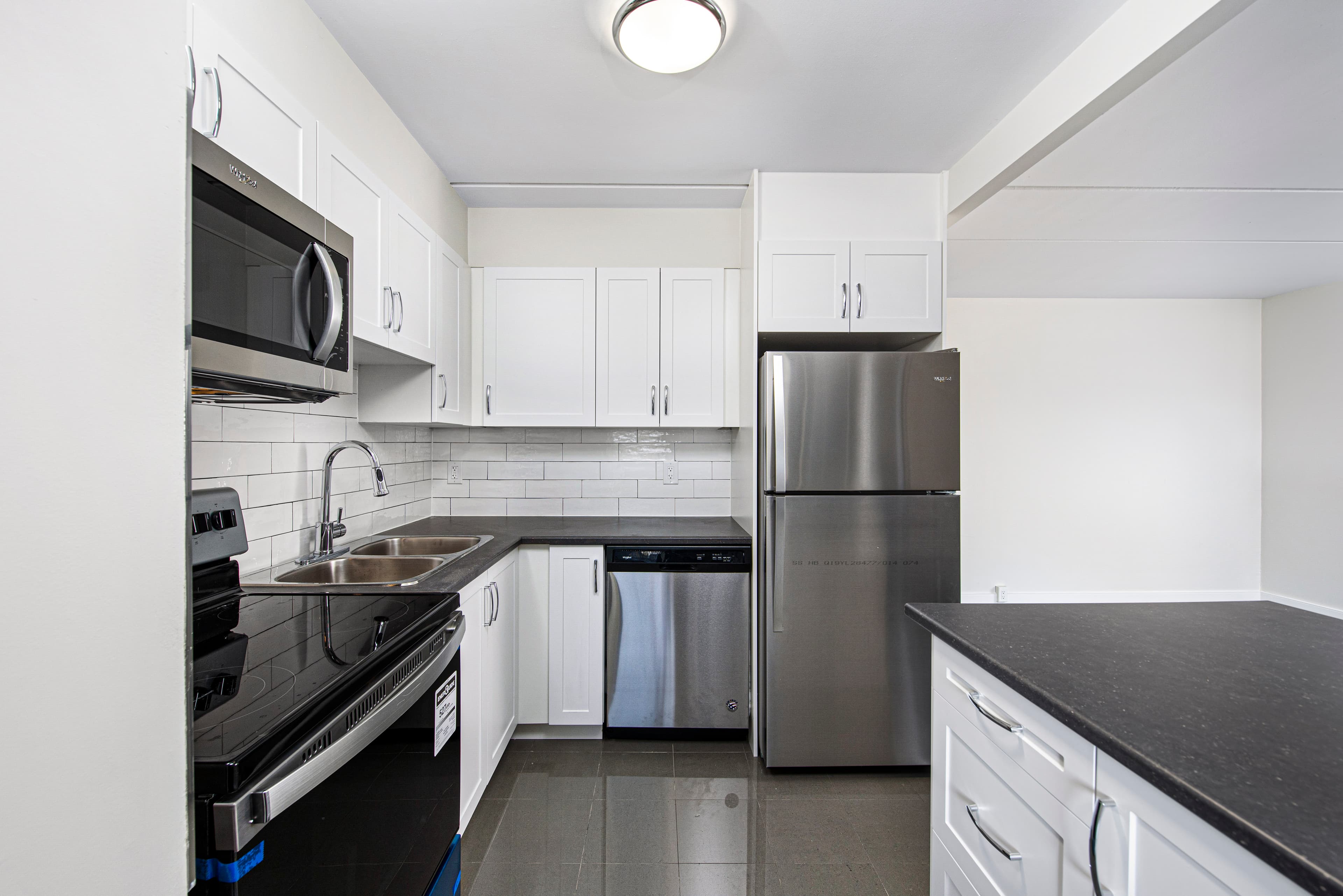 Martella Place — 3 Bedroom - Photo 21