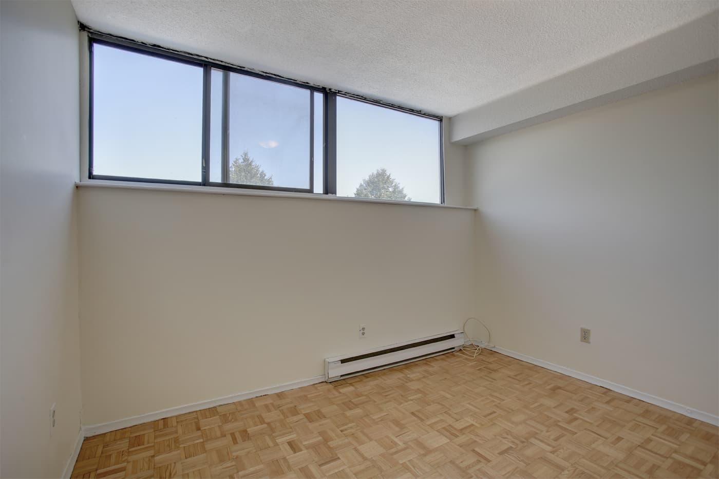 Valleyview Apartments — 3 Bedroom - Photo 18