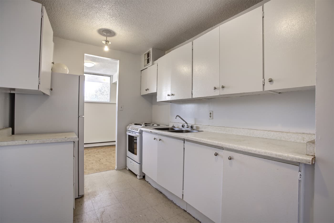 Valleyview Apartments — 3 Bedroom - Photo 11