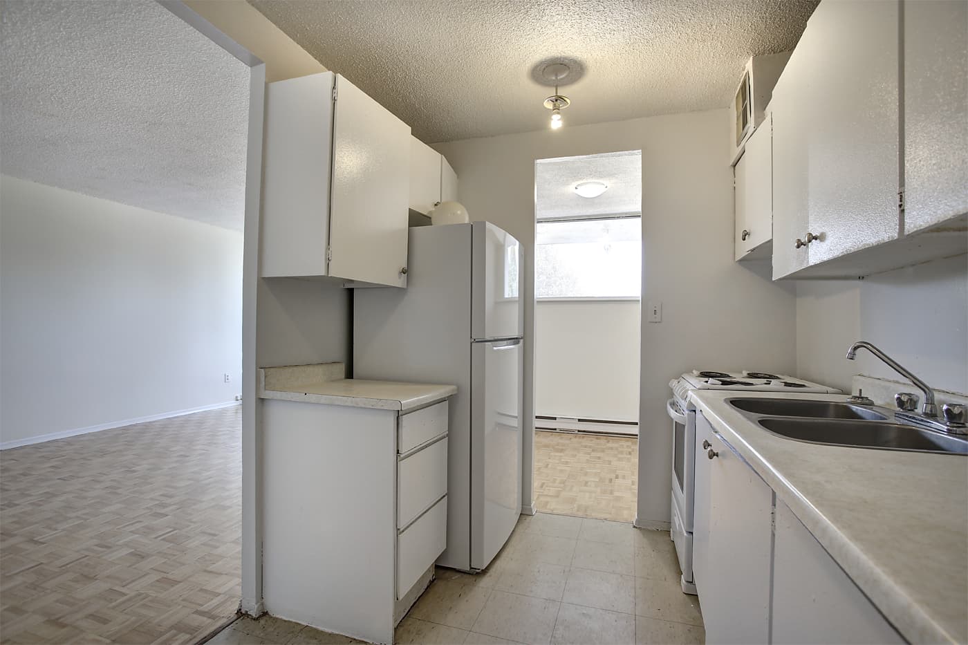 Valleyview Apartments — 3 Bedroom - Photo 12