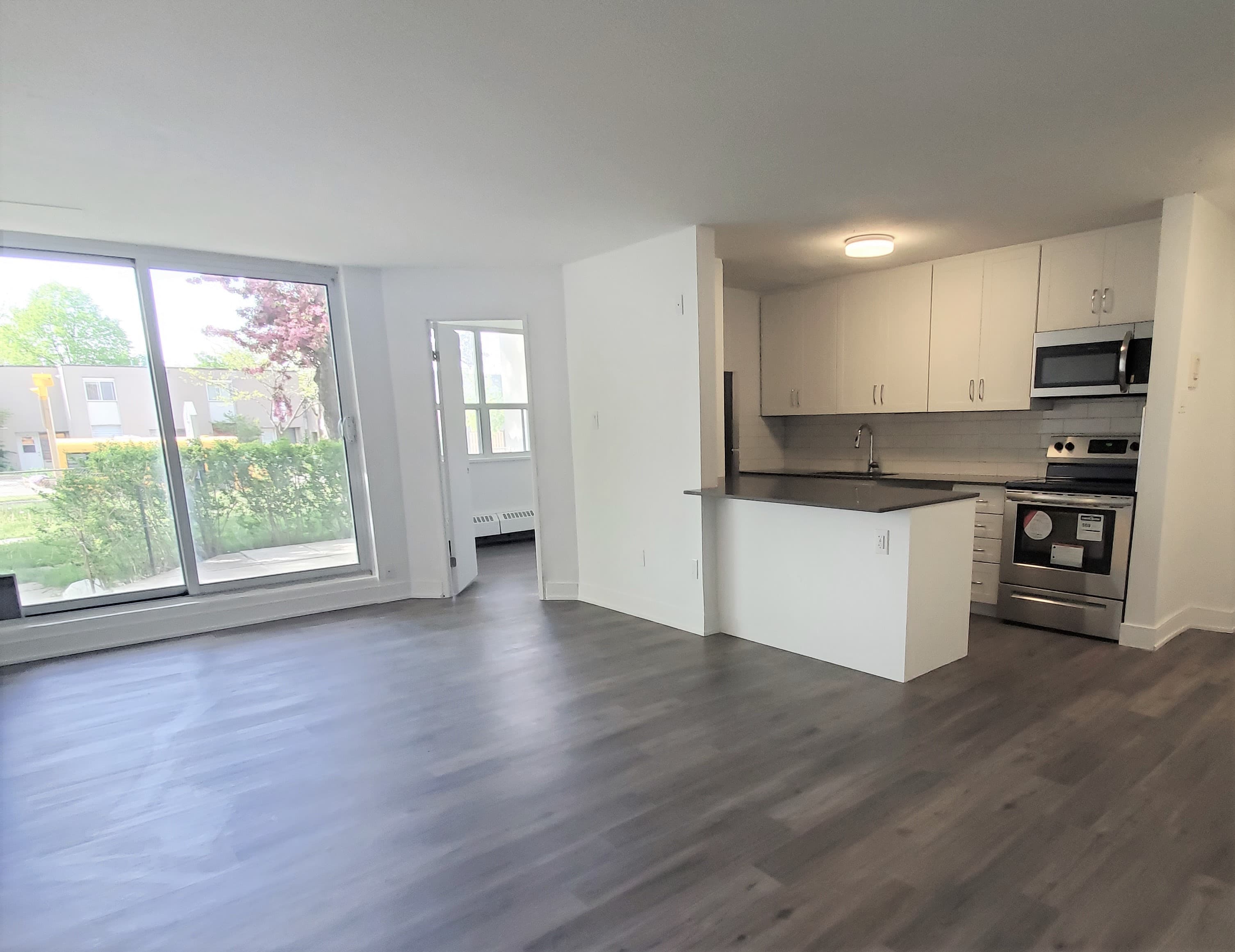 Yorkwoodsgate Apartments — 3 Bedroom - Photo 14