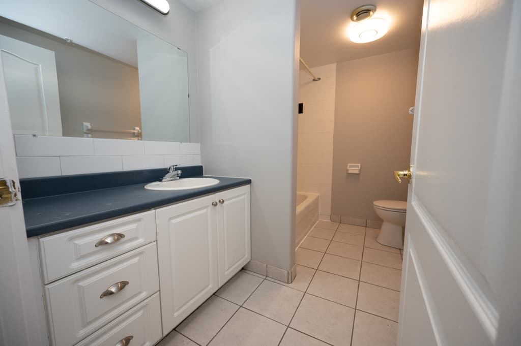 Barrington Terrace — 3 Bedrooms with walkout patio - Photo 14