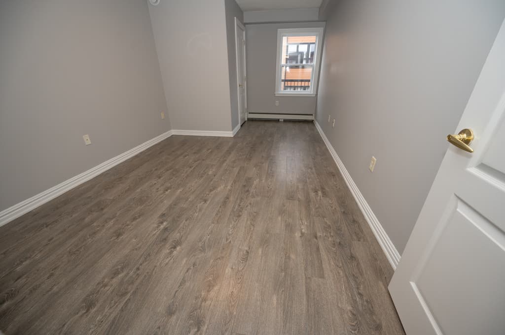 Barrington Terrace — 3 Bedrooms with walkout patio - Photo 10