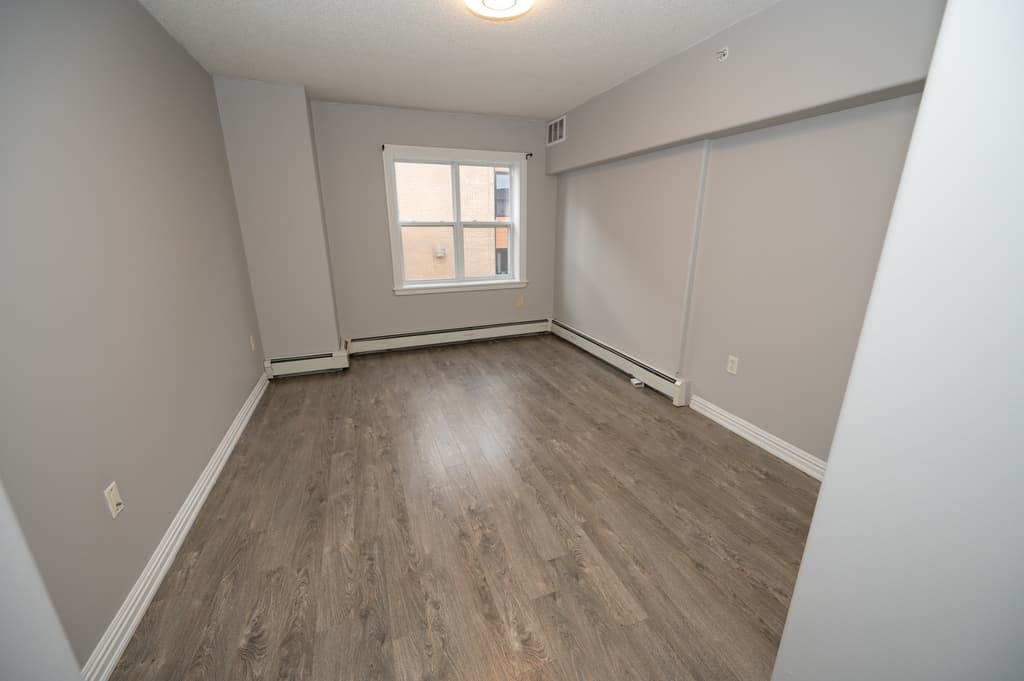 Barrington Terrace — 3 Bedrooms with walkout patio - Photo 11