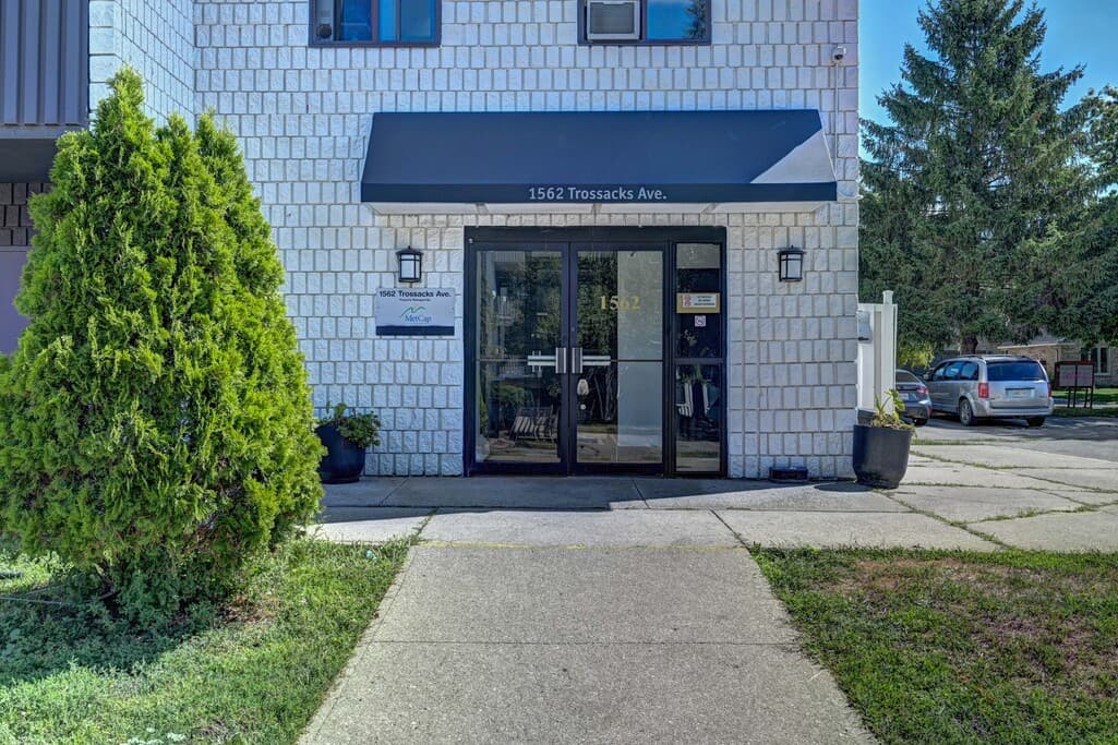 Trossacks Avenue Townhouses — 3 Bedrooms - Photo 17