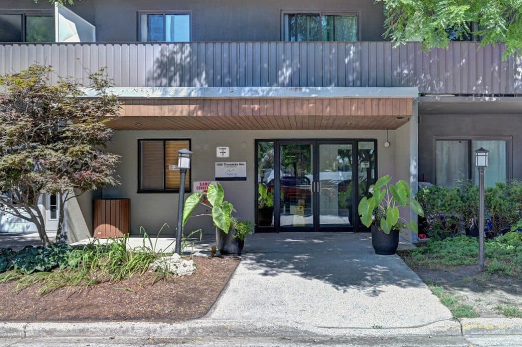 Trossacks Avenue Townhouses — 3 Bedrooms - Photo 12