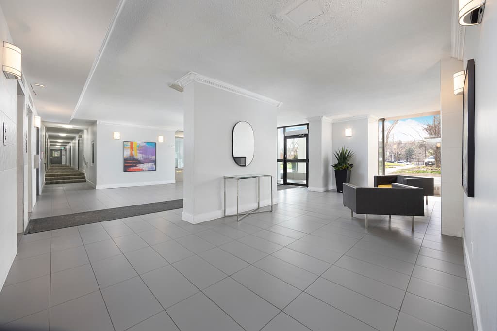 Eglinton Residences — 3 Bedroom - Photo 9