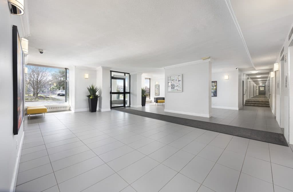 Eglinton Residences — 3 Bedroom - Photo 8