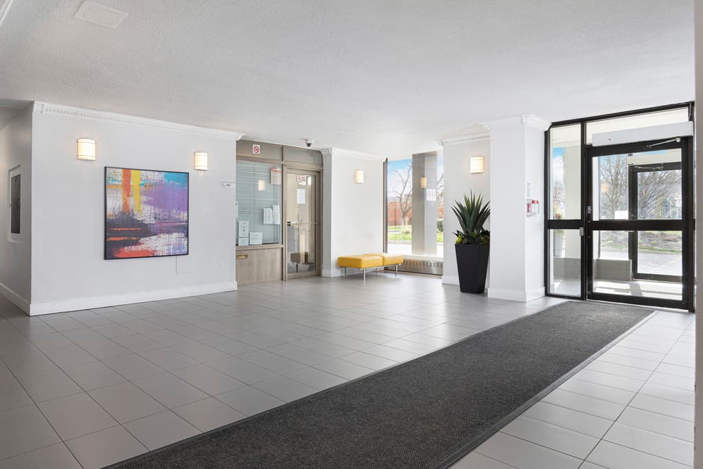 Eglinton Residences — 3 Bedroom - Photo 7