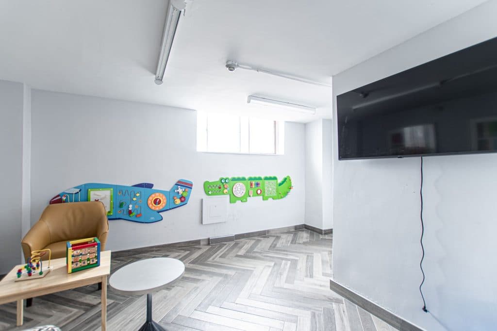Eglinton Residences — 3 Bedroom - Photo 17