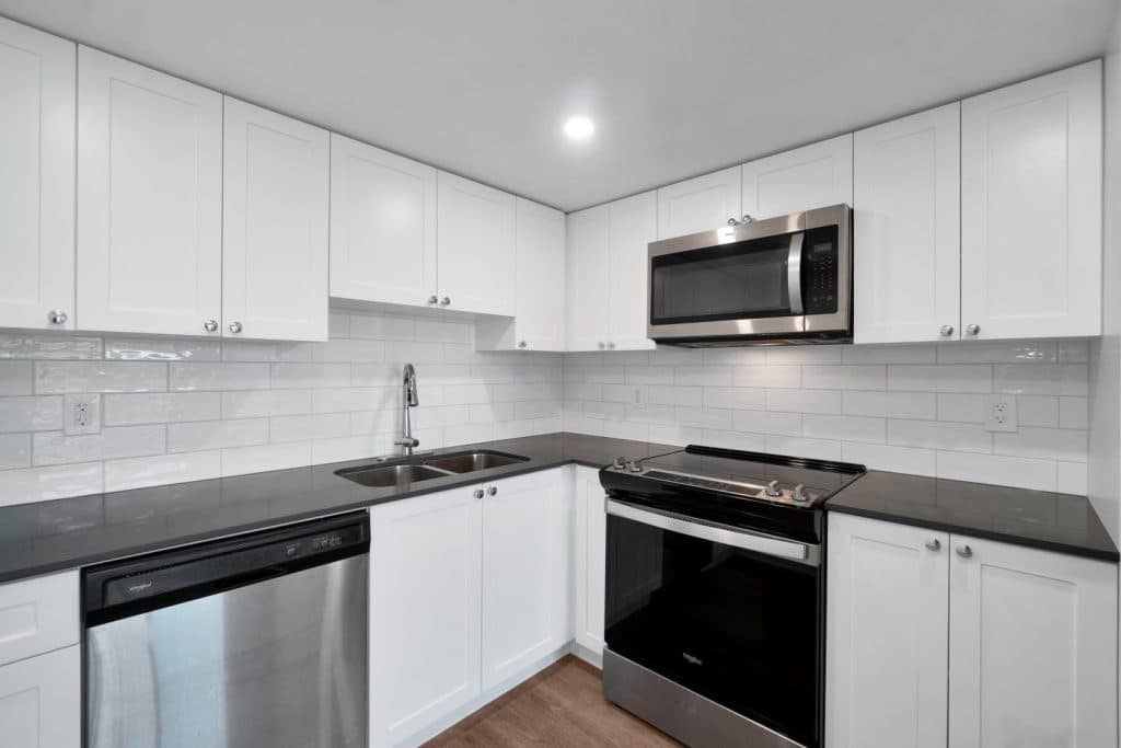 130 Keith Road — Bachelor - Photo 7