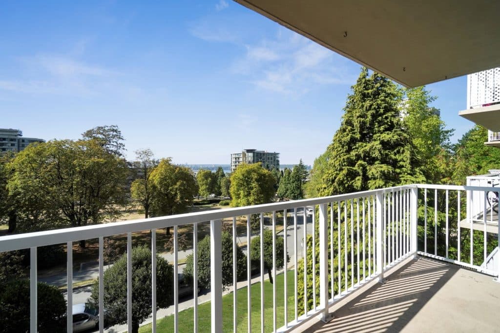 130 Keith Road — Bachelor - Photo 11