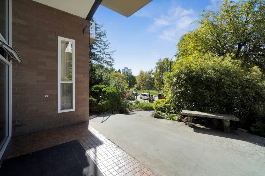 130 Keith Road — Bachelor - Photo 6