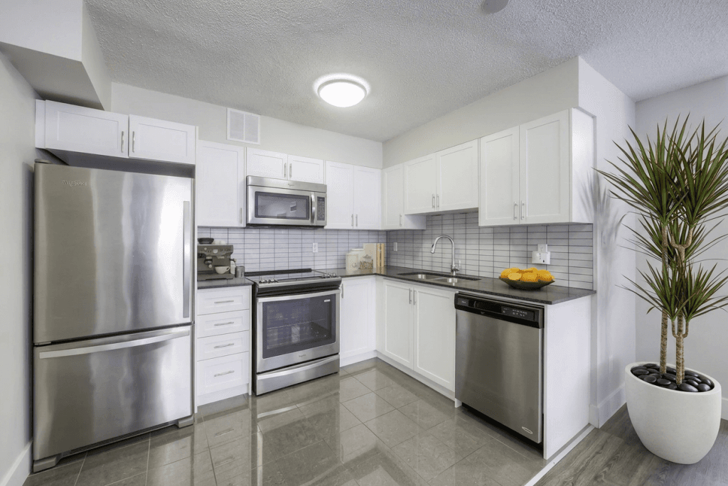 Dufferin Crossing — Liberty Village 3 Bedrooms - Photo 2