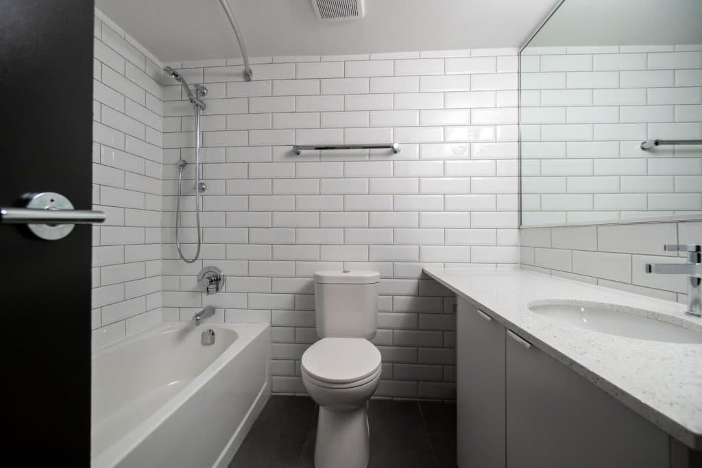 Barclay Towers — Bachelor - Photo 11