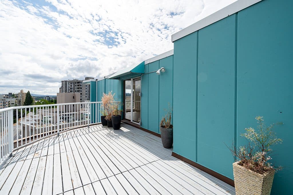 The Shoreland — 3 Bedroom - Photo 9
