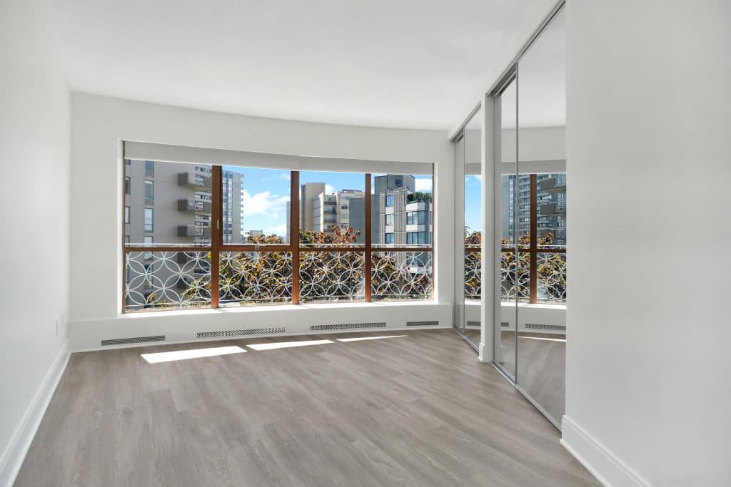 The Shoreland — 3 Bedroom - Photo 4
