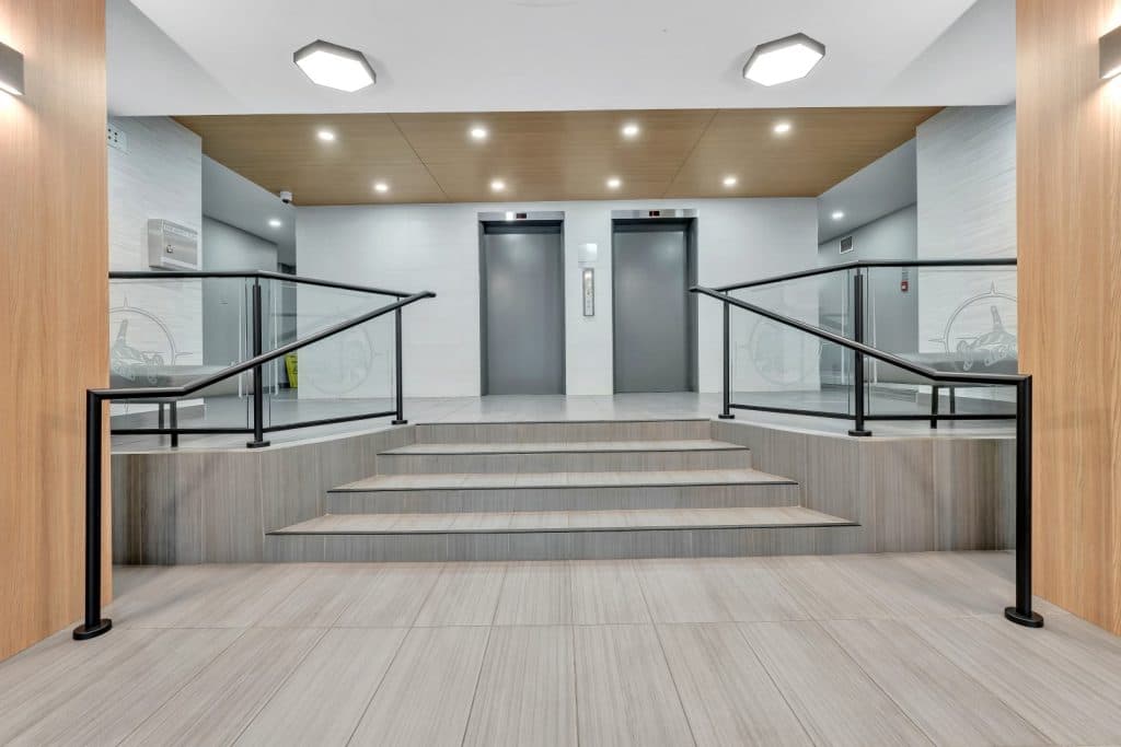 Barclay Towers — Bachelor - Photo 4
