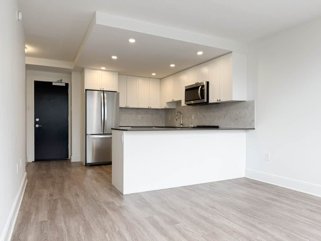Connaught Apartments — Bachelor - Photo 2