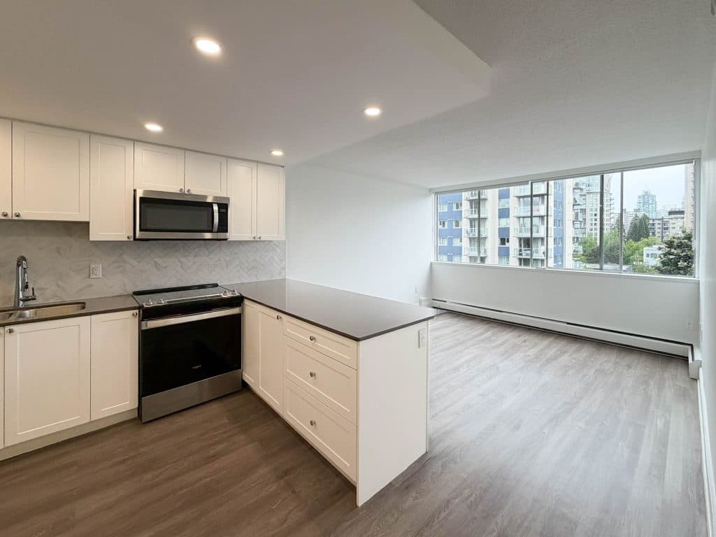 Connaught Apartments — Bachelor - Photo 3