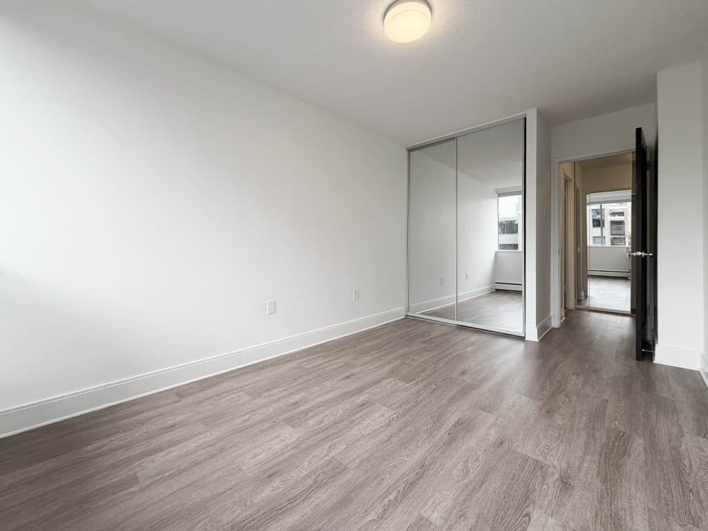 Connaught Apartments — Bachelor - Photo 5