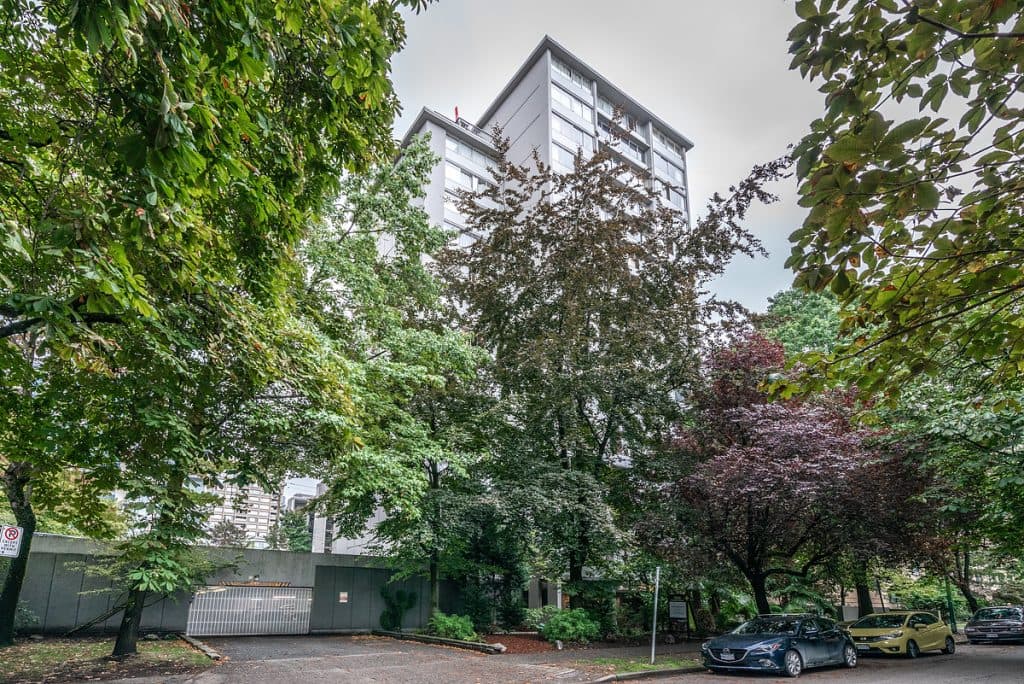 Connaught Apartments — Bachelor - Photo 12