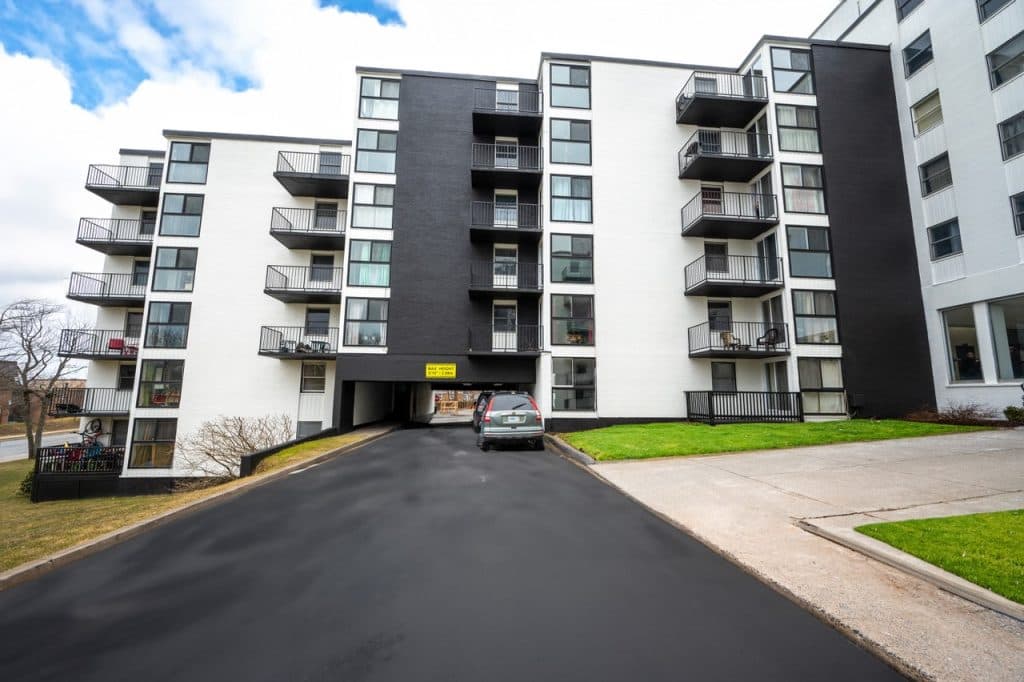 Willett Apartments — Bachelor - Photo 2