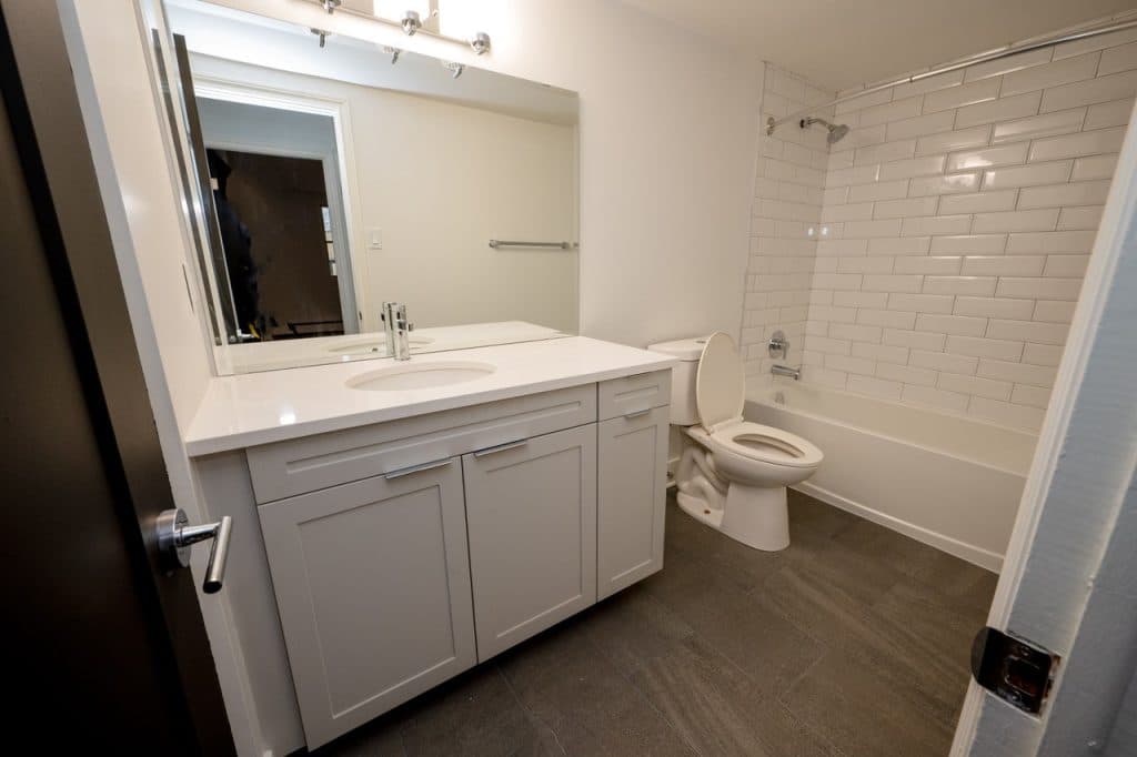 Willett Apartments — Bachelor - Photo 9