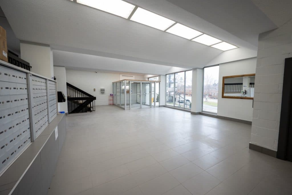 Willett Apartments — Bachelor - Photo 17