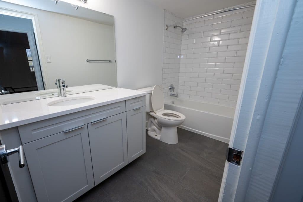 Willett Apartments — Bachelor - Photo 7