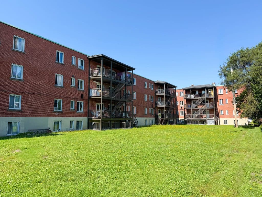 Rue Crevier Apartments — 3 Bedroom