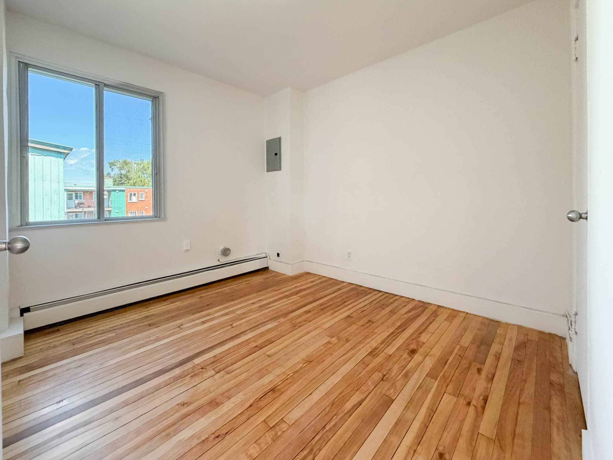 Rue Crevier Apartments — 3 Bedroom - Photo 24