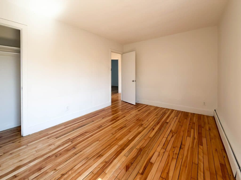 Rue Crevier Apartments — 3 Bedroom - Photo 10
