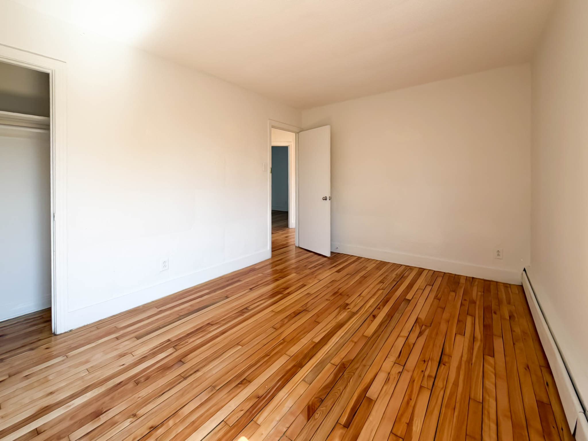 Rue Crevier Apartments — 3 Bedroom - Photo 23