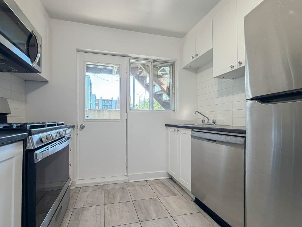 Rue Porier Apartments — Saint-Laurent 3 Bedroom