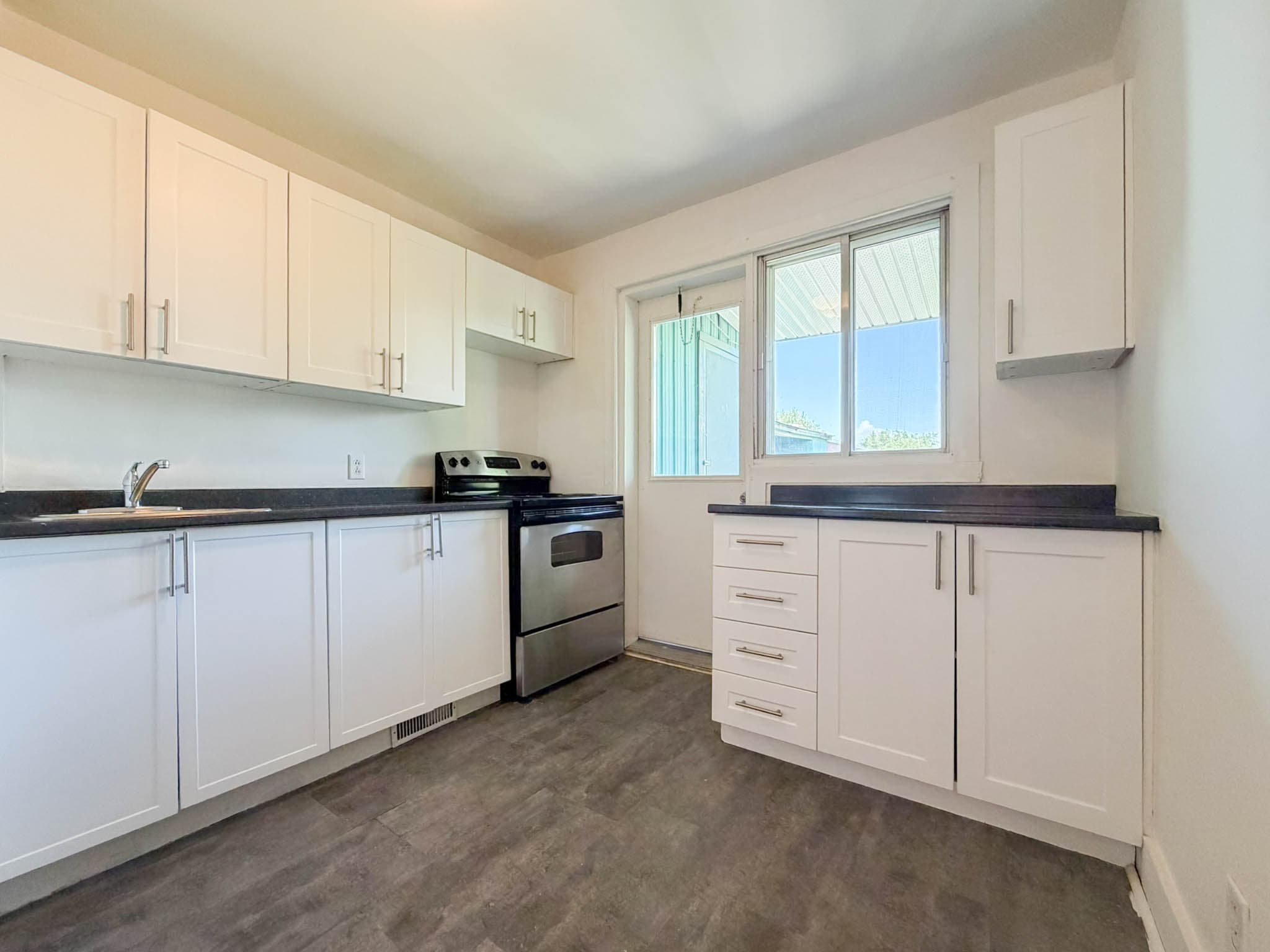 Rue Crevier Apartments — 3 Bedroom - Photo 17