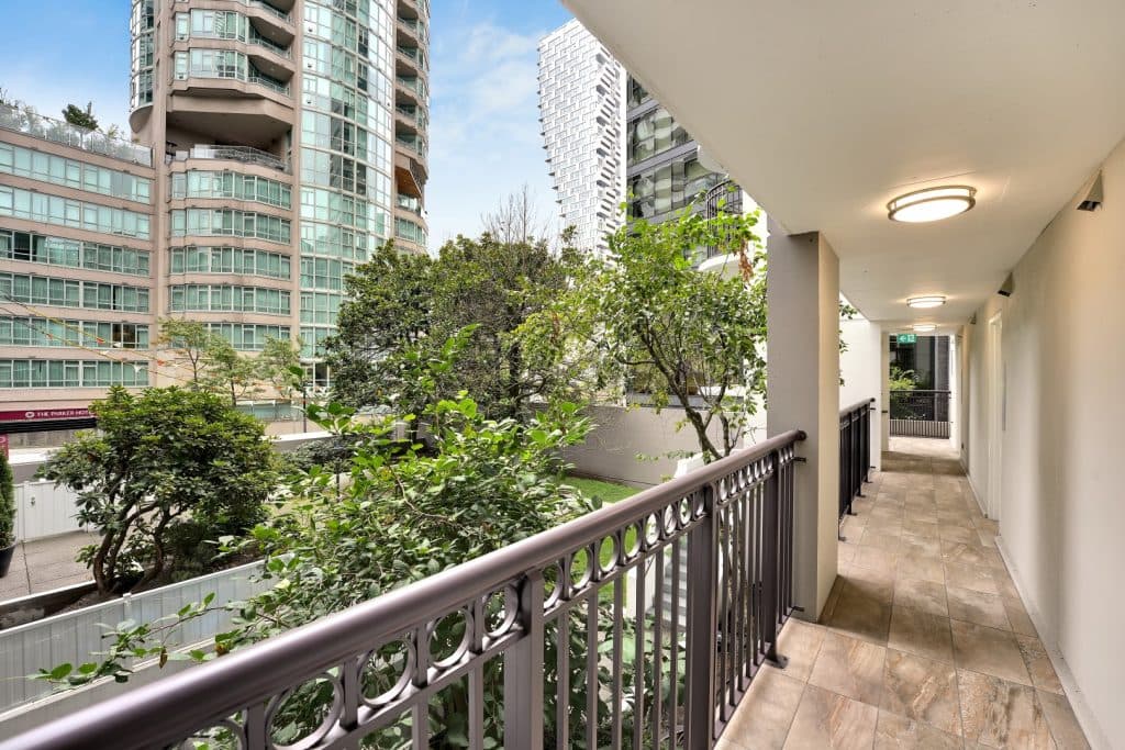 Pacific Terrace Apartments — Downtown Vancouver Bachelor - Photo 19