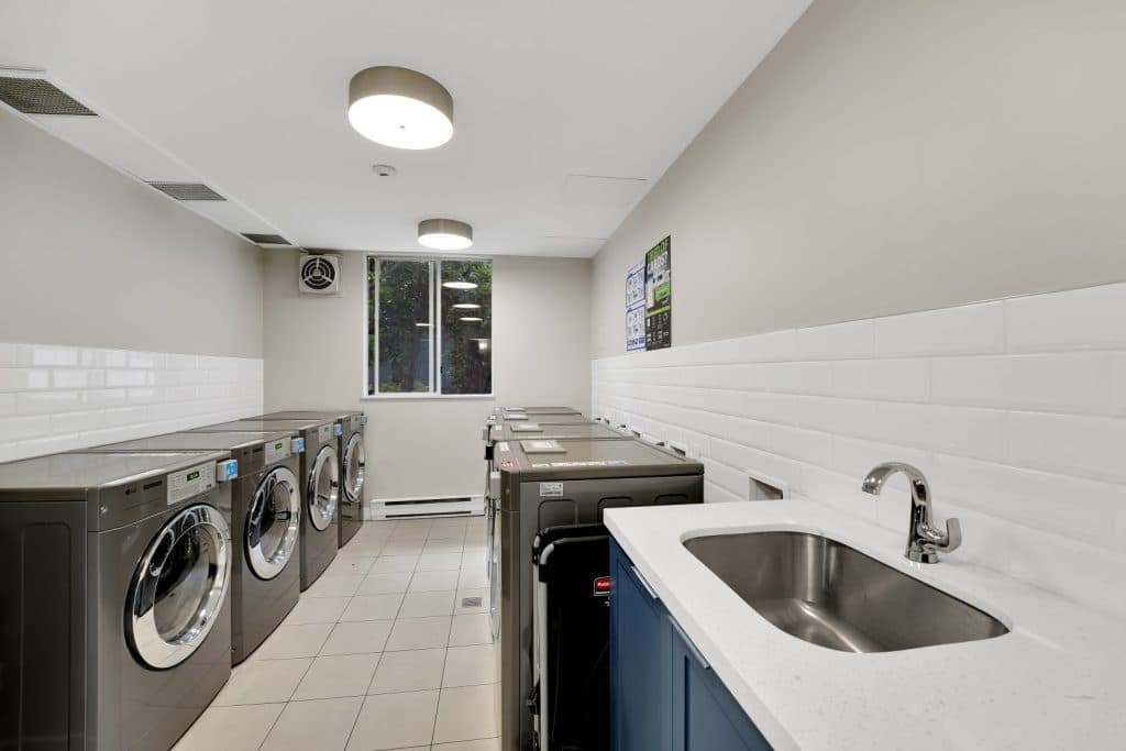 Pacific Terrace Apartments — Downtown Vancouver Bachelor - Photo 29