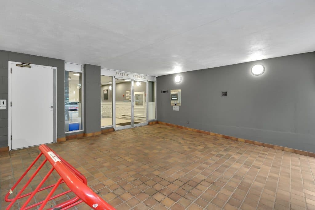 Pacific Terrace Apartments — Downtown Vancouver Bachelor - Photo 9