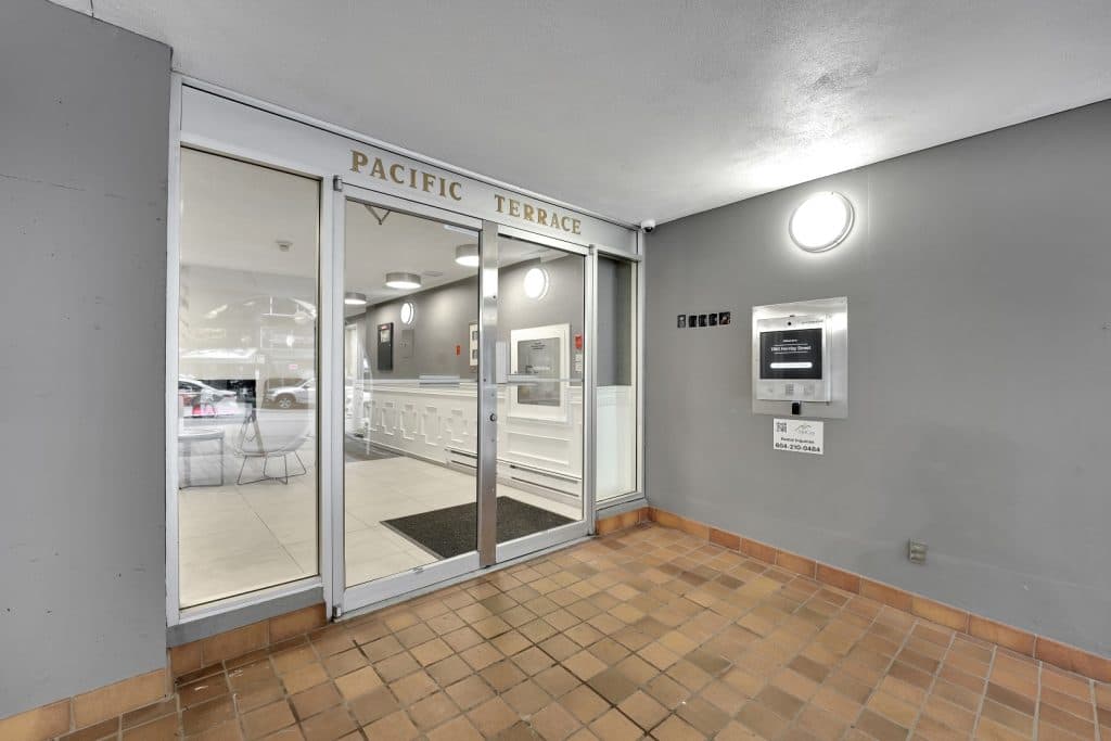 Pacific Terrace Apartments — Downtown Vancouver Bachelor - Photo 5
