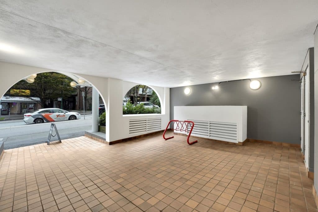 Pacific Terrace Apartments — Downtown Vancouver Bachelor - Photo 7
