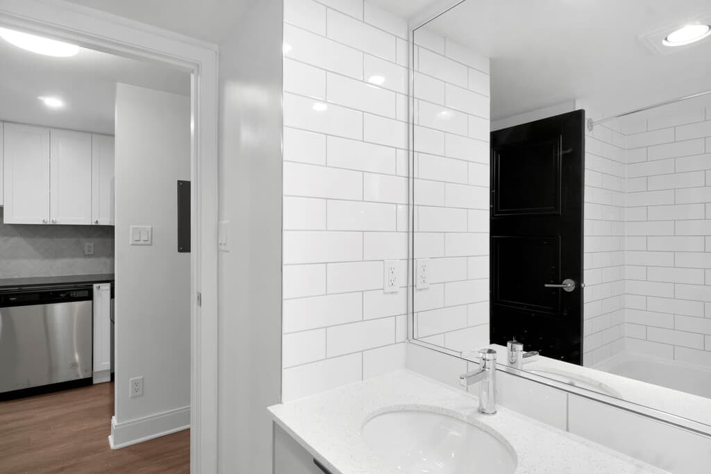 Pacific Terrace Apartments — Downtown Vancouver Bachelor - Photo 39