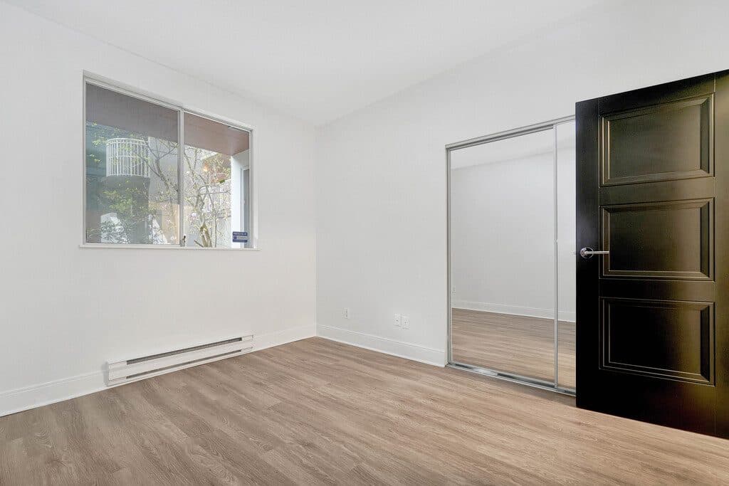 Pacific Terrace Apartments — Downtown Vancouver Bachelor - Photo 15
