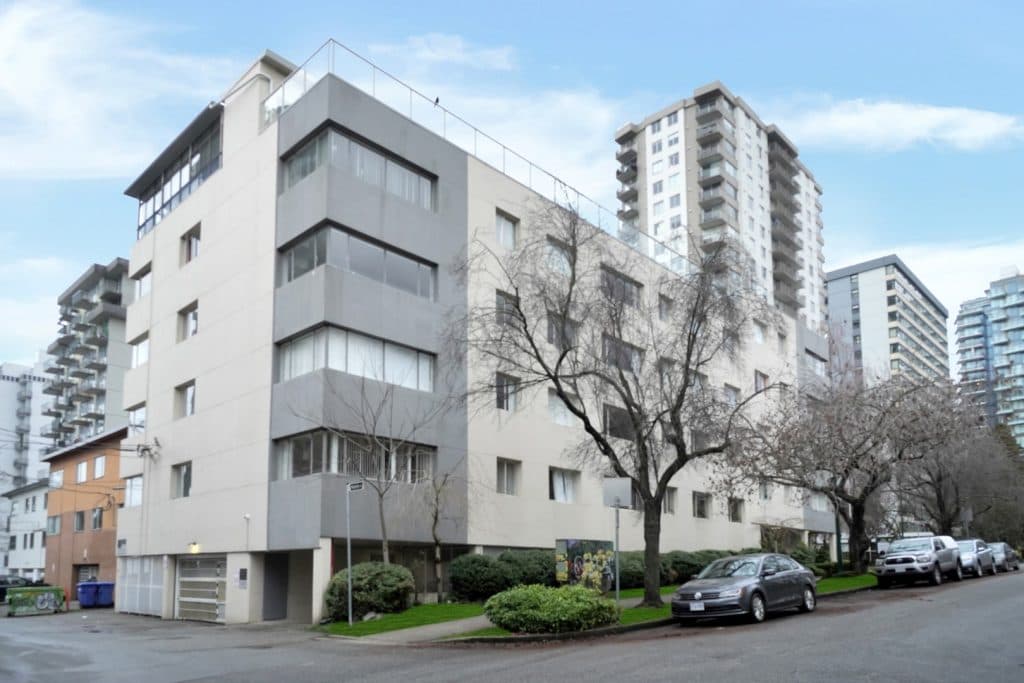Casa Del Vandt Apartments - Photo 1