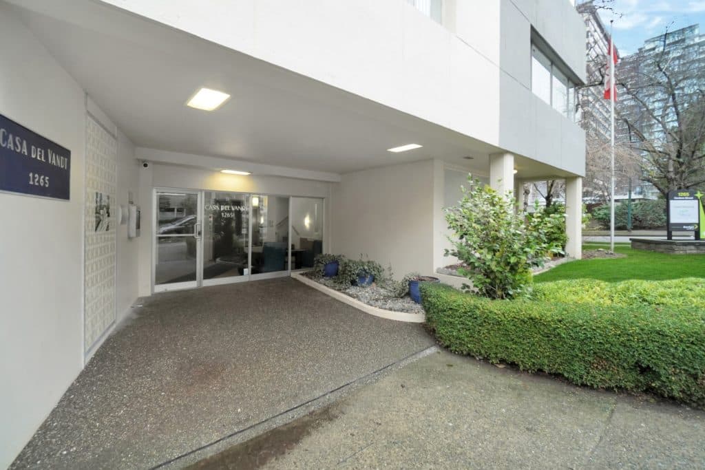 Casa Del Vandt Apartments - Photo 7