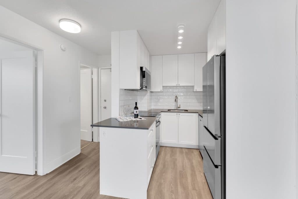 Sundowner Apartments — 1 Bedroom - Photo 10