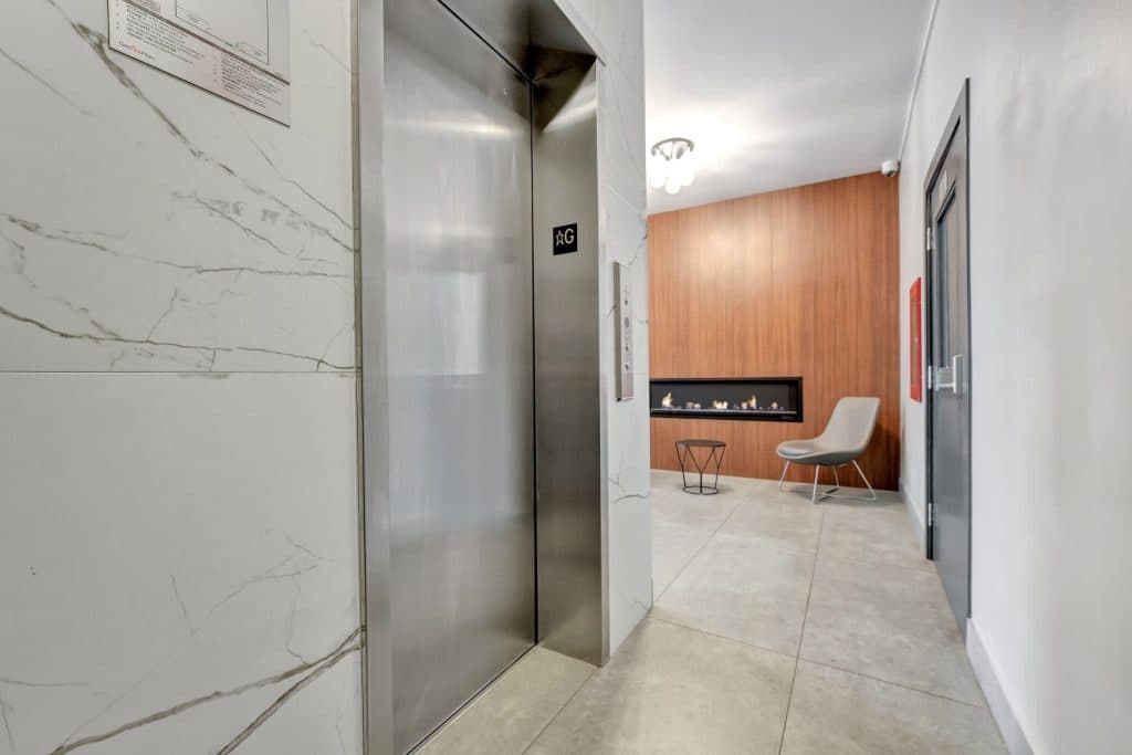 Sundowner Apartments — 1 Bedroom - Photo 8
