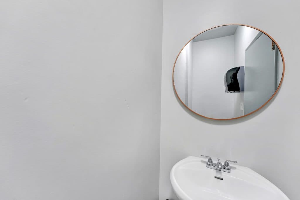 Sundowner Apartments — 1 Bedroom - Photo 19