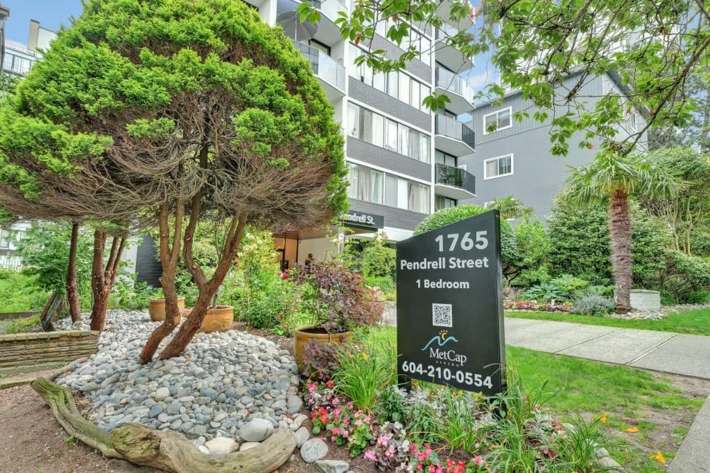 Sundowner Apartments — 1 Bedroom - Photo 4