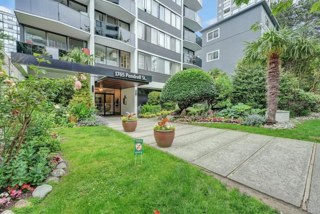 Sundowner Apartments — 1 Bedroom - Photo 2
